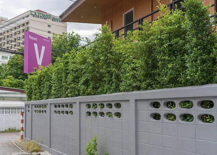 Hotel V - Mrt Huai Khwang 3*