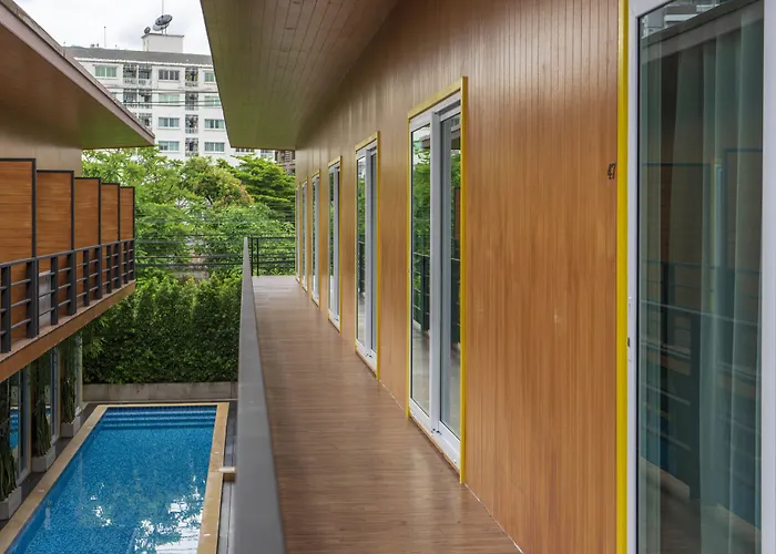 Hotel V - Mrt Huai Khwang