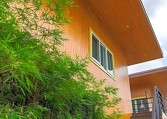 V - Mrt Huai Khwang Hotel 3*