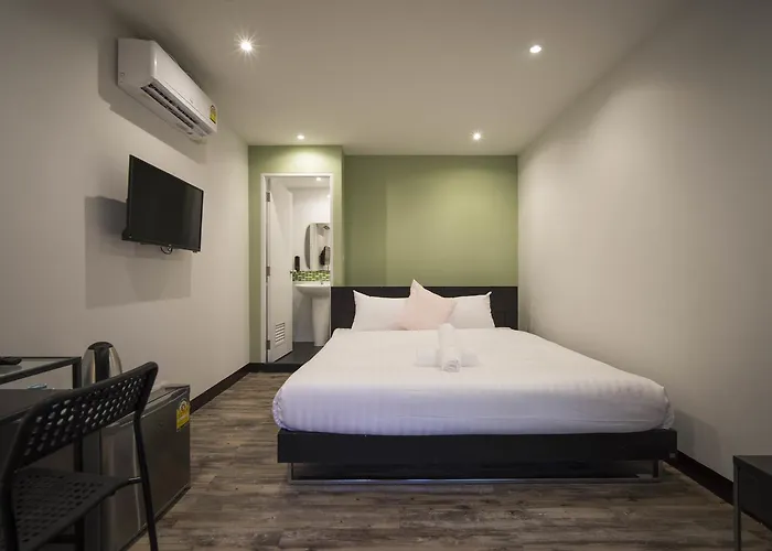 Hotel V - Mrt Huai Khwang Bangkok
