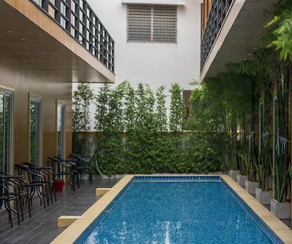 V - Mrt Huai Khwang Hotel